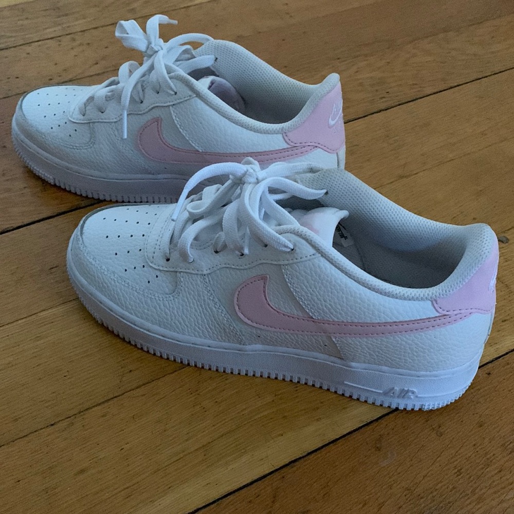pink and white nike air force 1